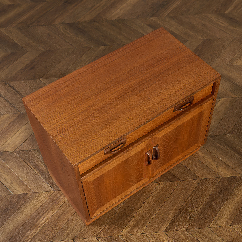 88477★G-PLAN Sierra サイドキャビネット ジープラン 収納家具 G-PLAN】Sierra ヴィンテージ サイドボード – TIME HYPE