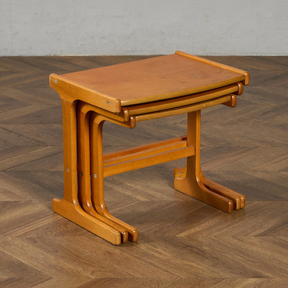 ルーマニア製 ヴィンテージ ネストテーブル