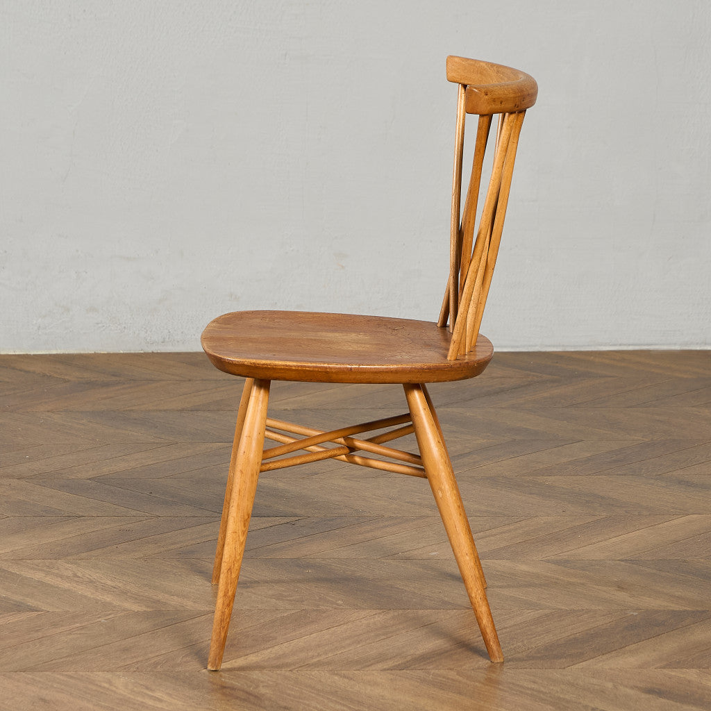 ラティスドチェア