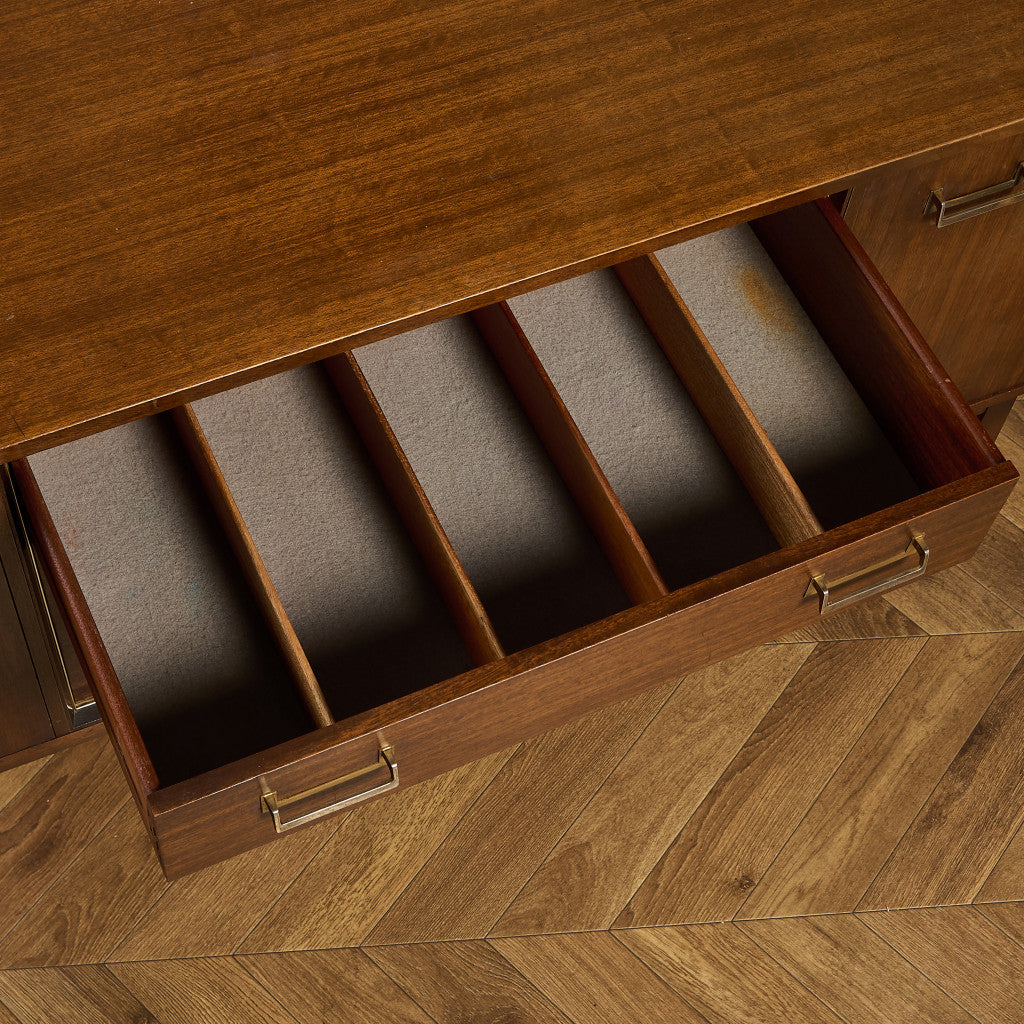 Brass-fitted Tola  ヴィンテージ サイドボード (4005)