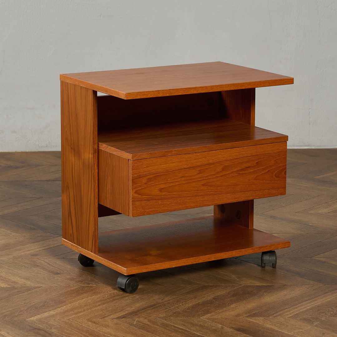 英国 ヴィンテージ ベッドサイド キャビネット