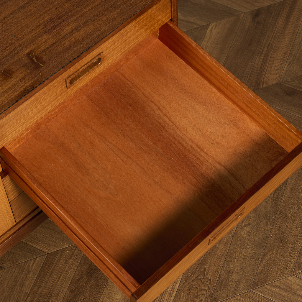 イギリス ヴィンテージ サイドボード