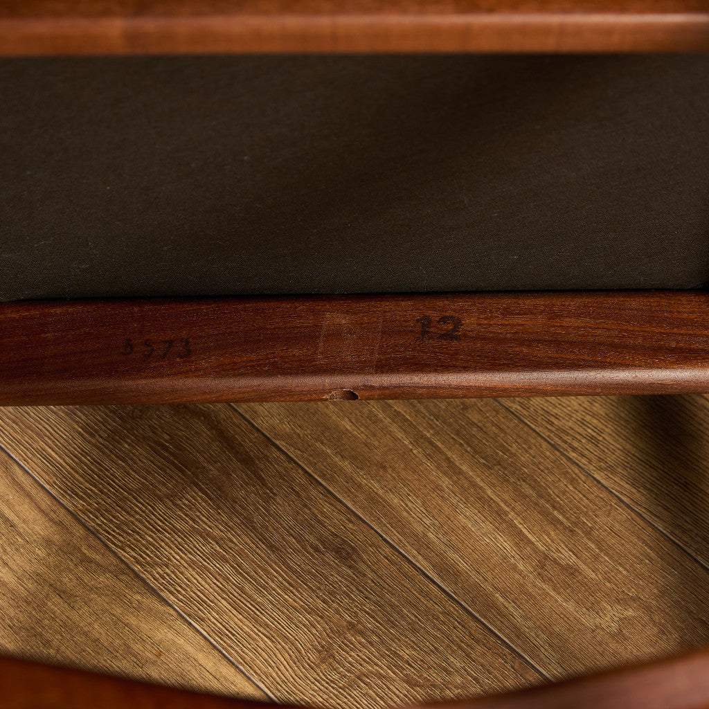 サーキュラーチェア