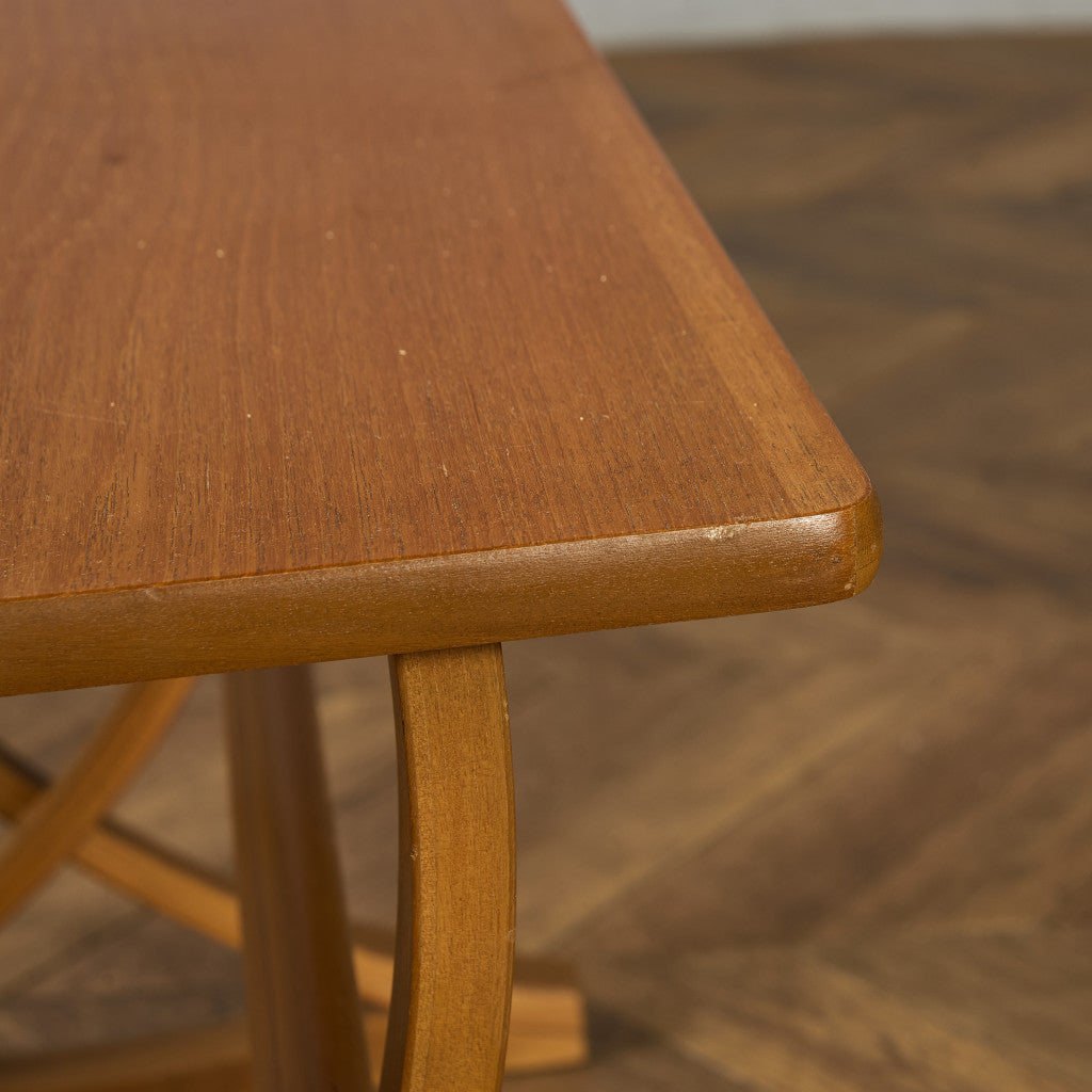 ネストテーブル