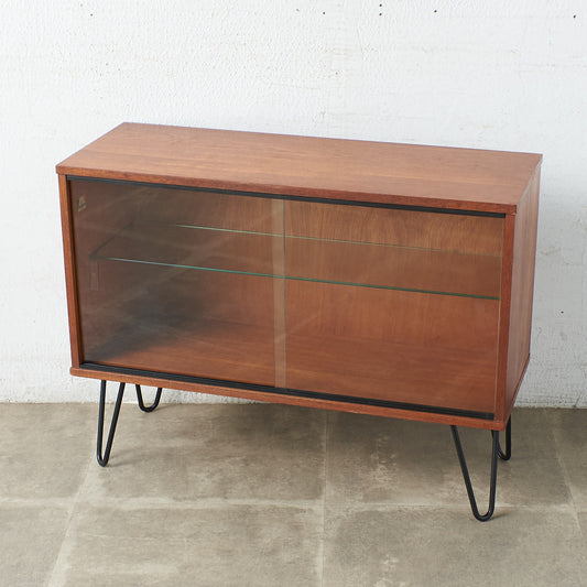 ヴィンテージ ガラスキャビネット / カスタム アイアンヘアピンレッグ