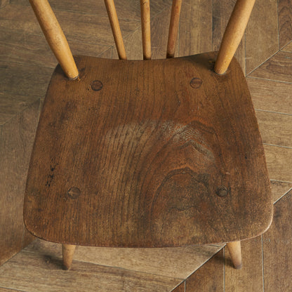 スティックバックチェア