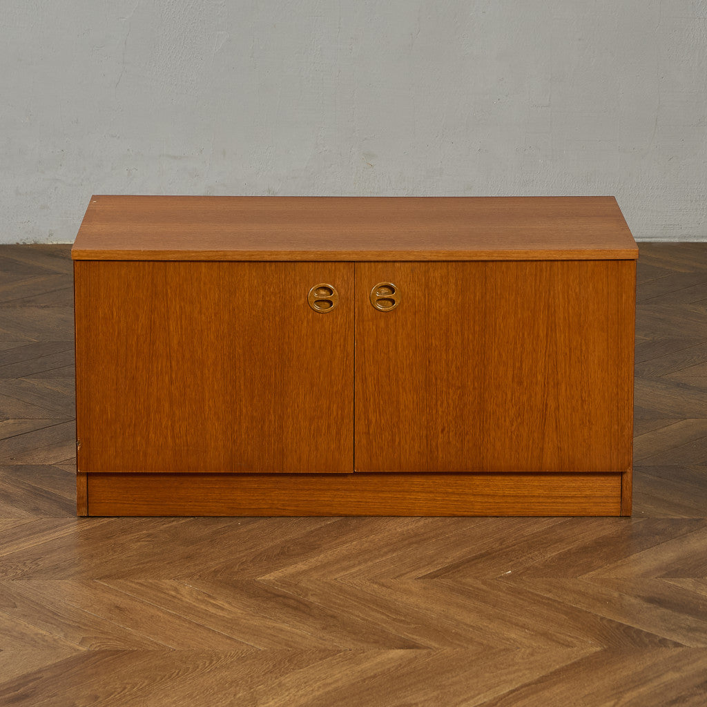 英国 ヴィンテージ キャビネット