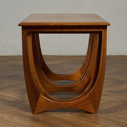 Astro ネスト コーヒーテーブル