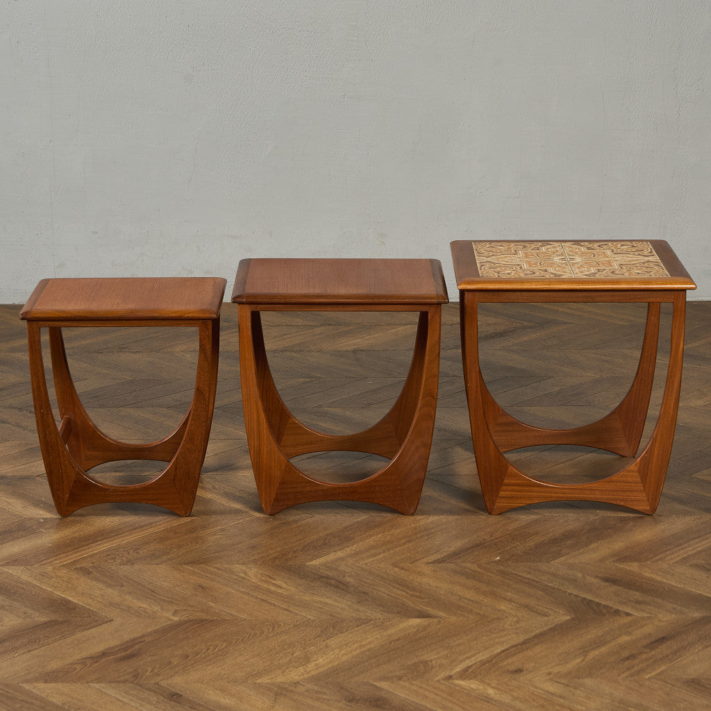 Astro ヴィンテージ タイルトップ ネストテーブル (3552D)