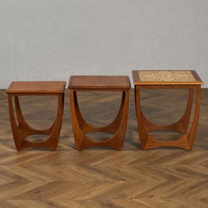 Astro ヴィンテージ タイルトップ ネストテーブル (3552D)