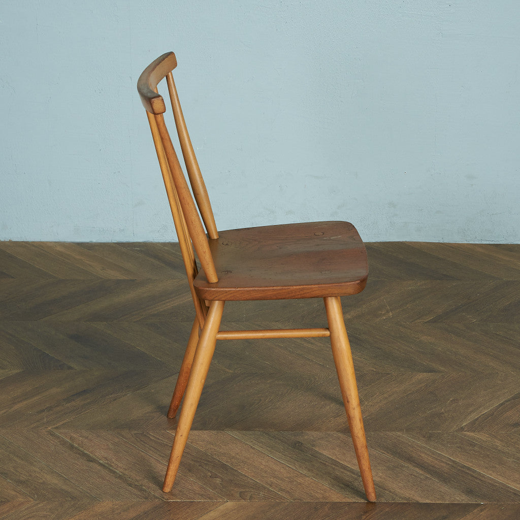 スティックバックチェア