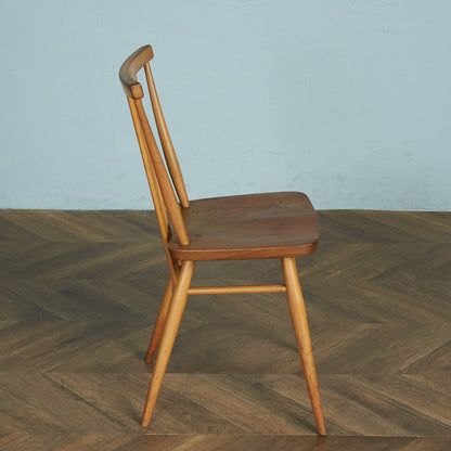 スティックバックチェア