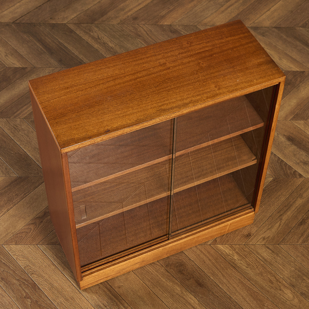 モーリス オブ グラスゴー Morris of Glasgow Cumbrae ヴィンテージ ナロー ガラス ブックケース 食器棚 #94361