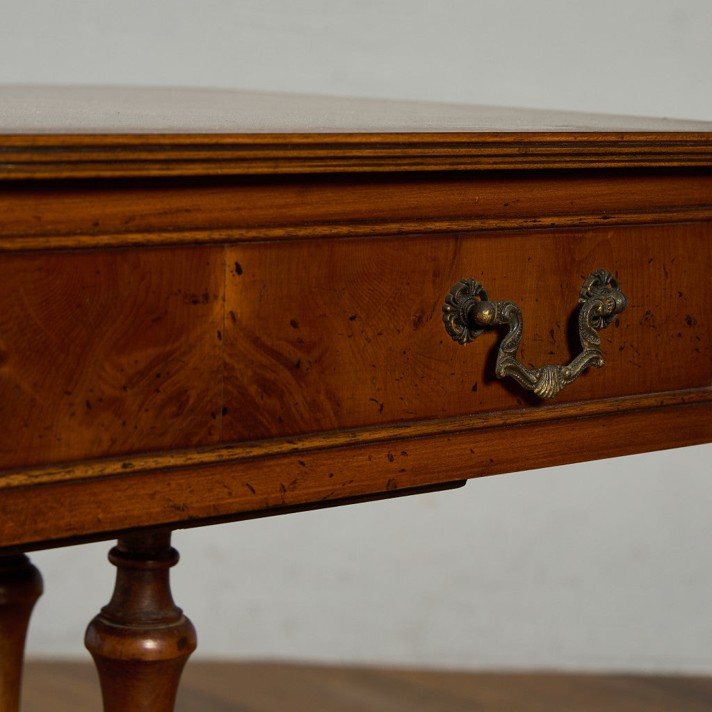 サイドテーブル