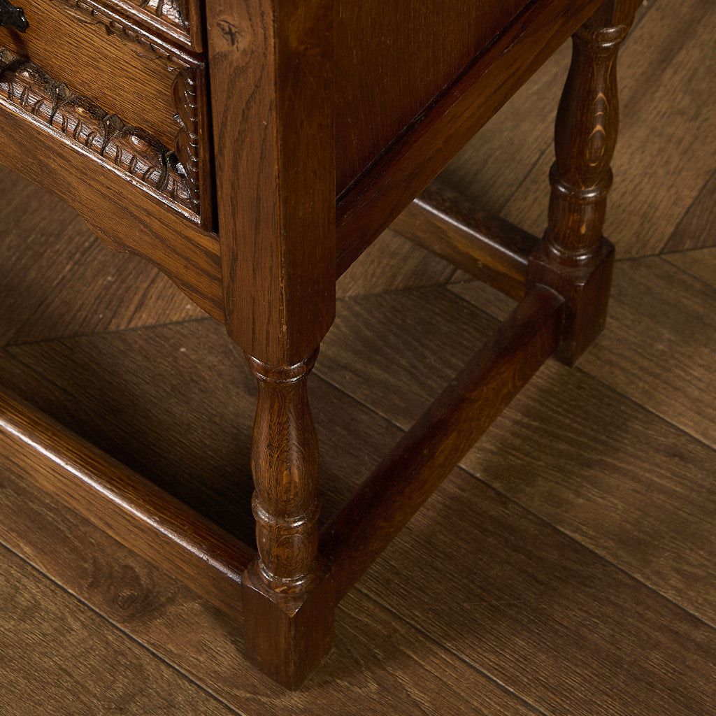 英国 クラシック サイドキャビネット サイドテーブル