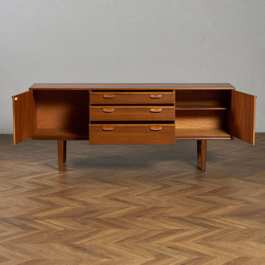 イギリス ヴィンテージ サイドボード カップボード