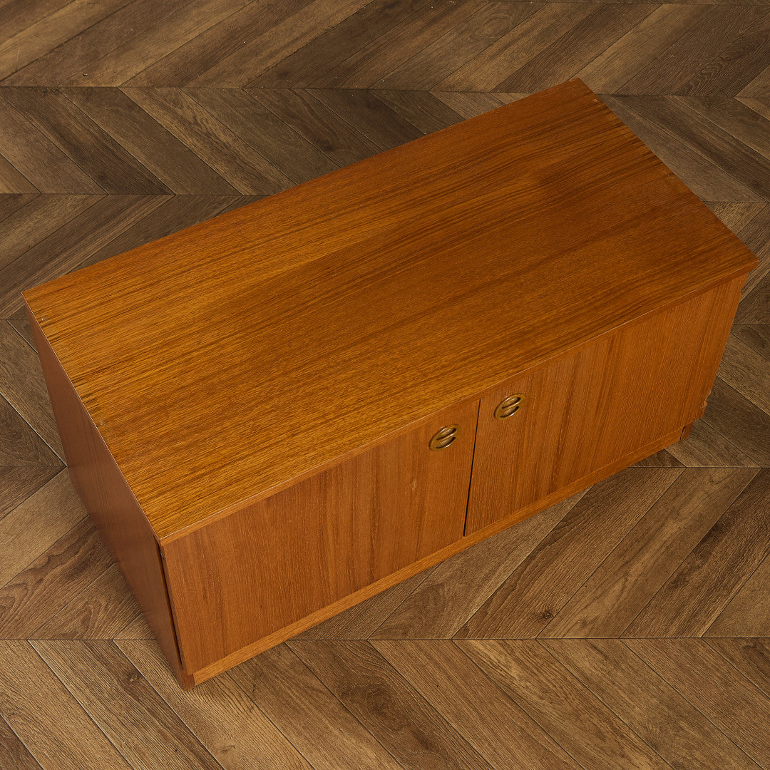 英国 ヴィンテージ キャビネット