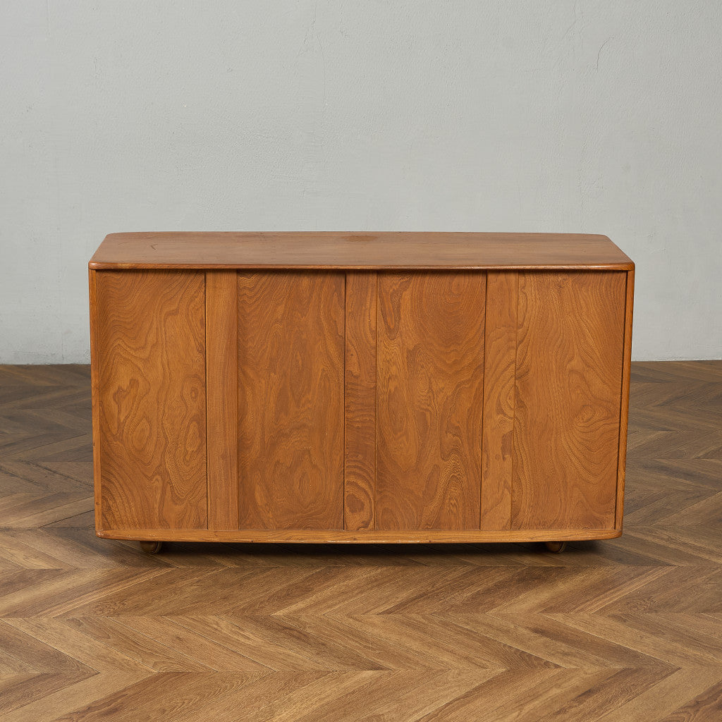 ウィンザー サイドボード