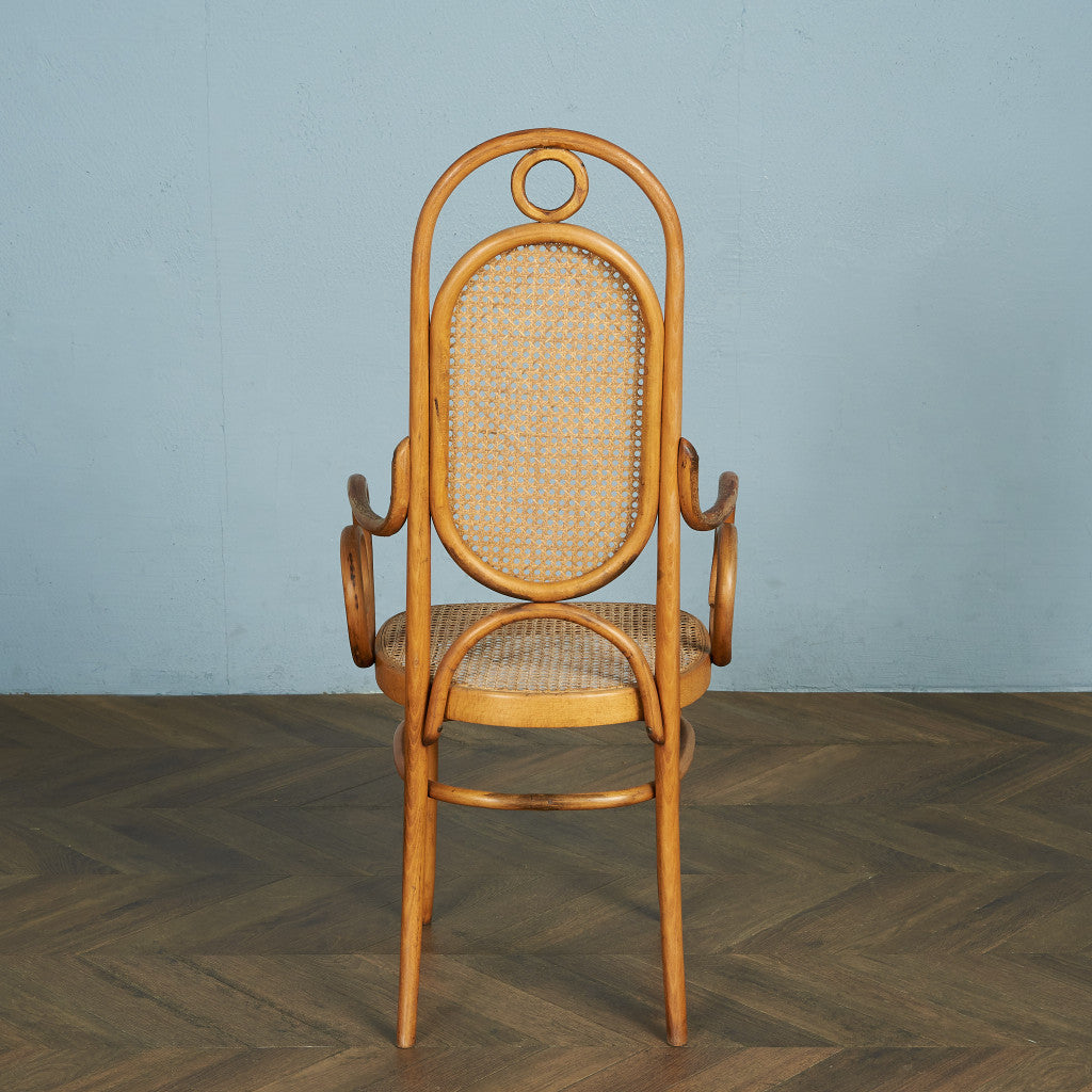 トーネット Thonet 籐張り ベントウッドアームチェア (207 トーネット Thonet 籐張り ベントウッドアームチェア (207