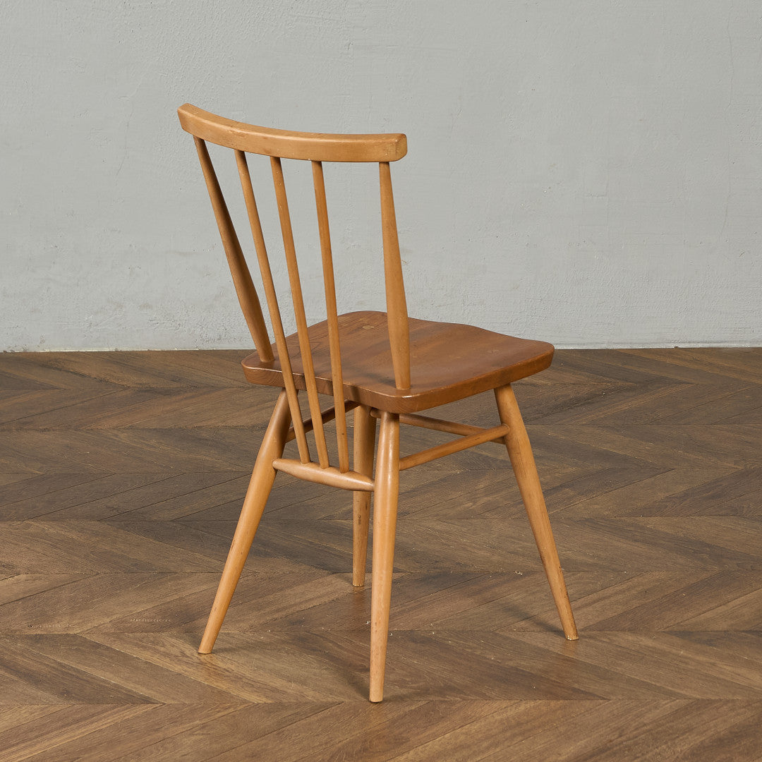 スティックバックチェア