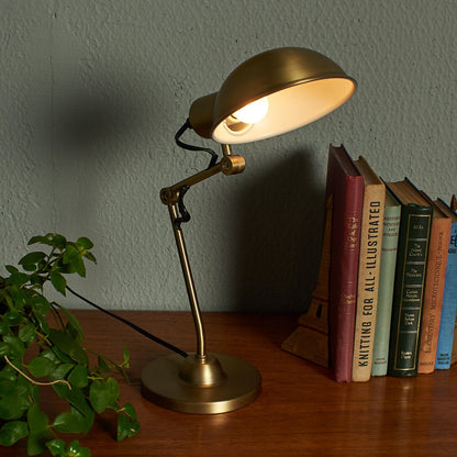 Ferreo フェレオ デスクランプ