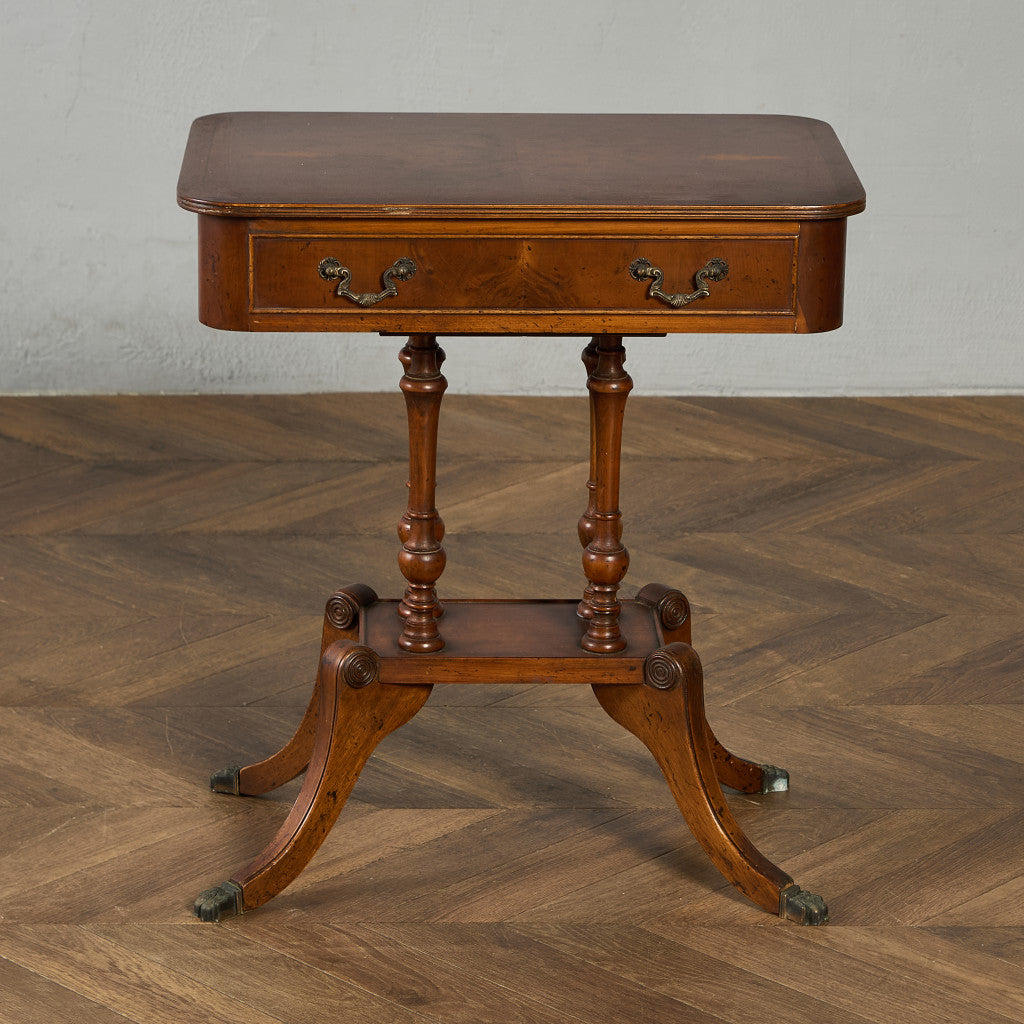 サイドテーブル