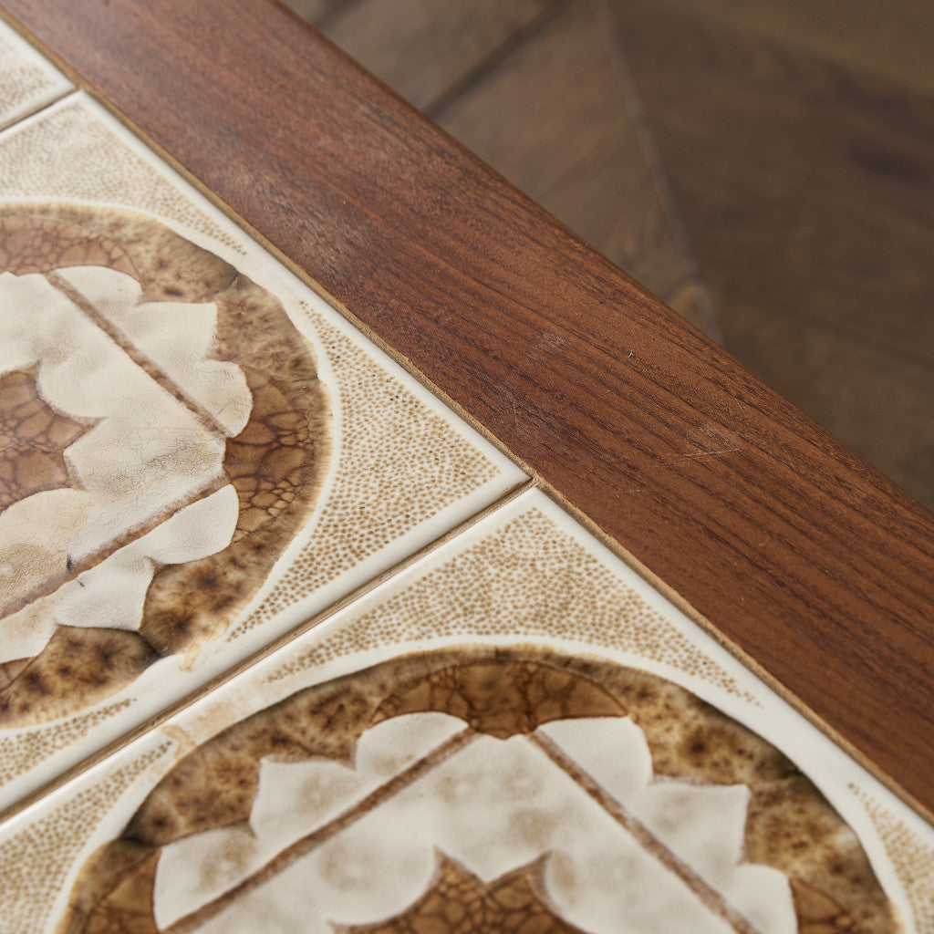 タイルトップ コーヒーテーブル