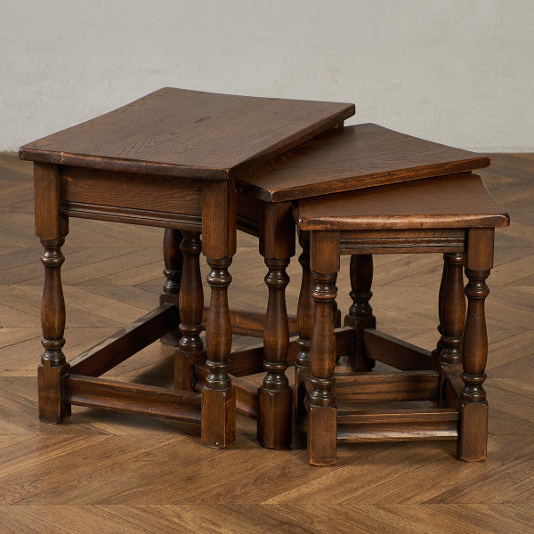 英国 クラシック オーク材 ネストテーブル