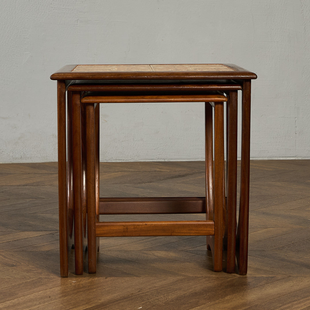 Astro ヴィンテージ タイルトップ ネストテーブル (3552D)