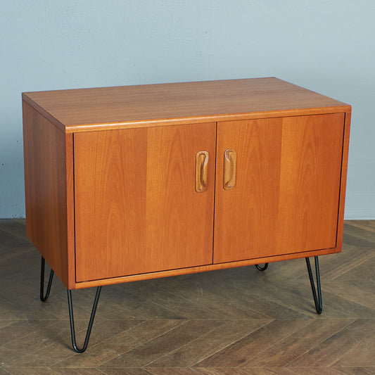 Fresco サイドキャビネット / カスタム アイアンヘアピンレッグ