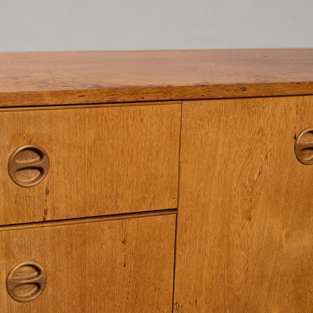 イギリス ヴィンテージ サイドボード