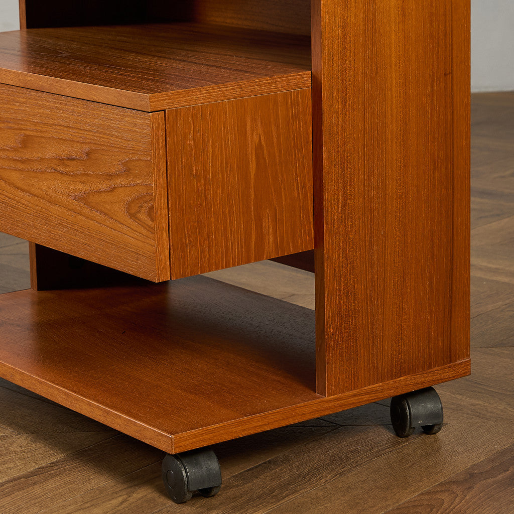 英国 ヴィンテージ ベッドサイド キャビネット