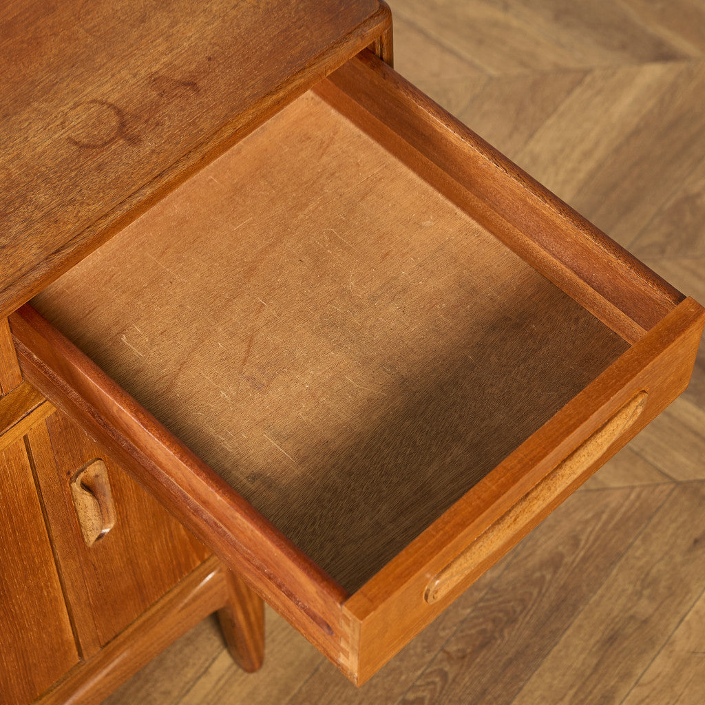 Fresco ヴィンテージ 脚付き サイドボード (4072)