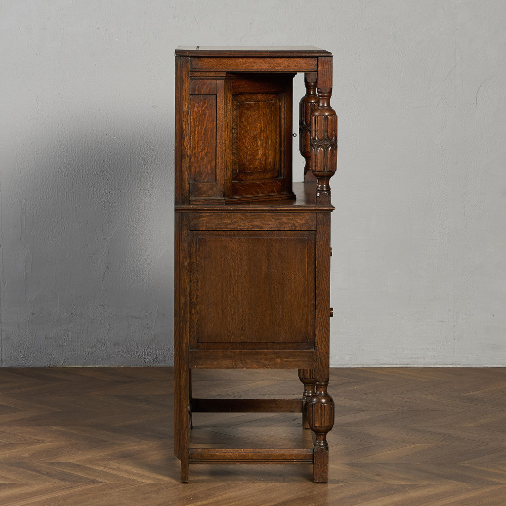 英国 クラシック コートカップボード