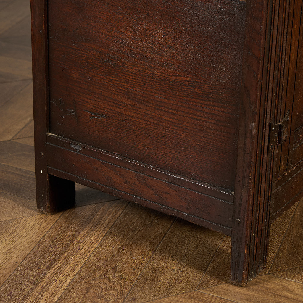 Alfred Allen コートカップボード