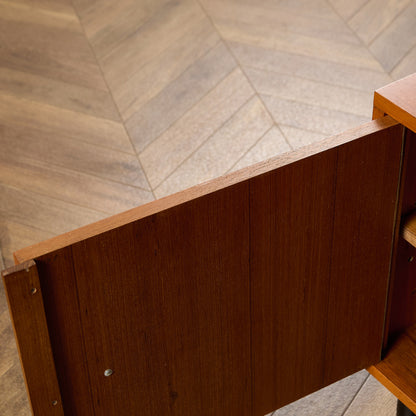 英国 ヴィンテージ キャビネット