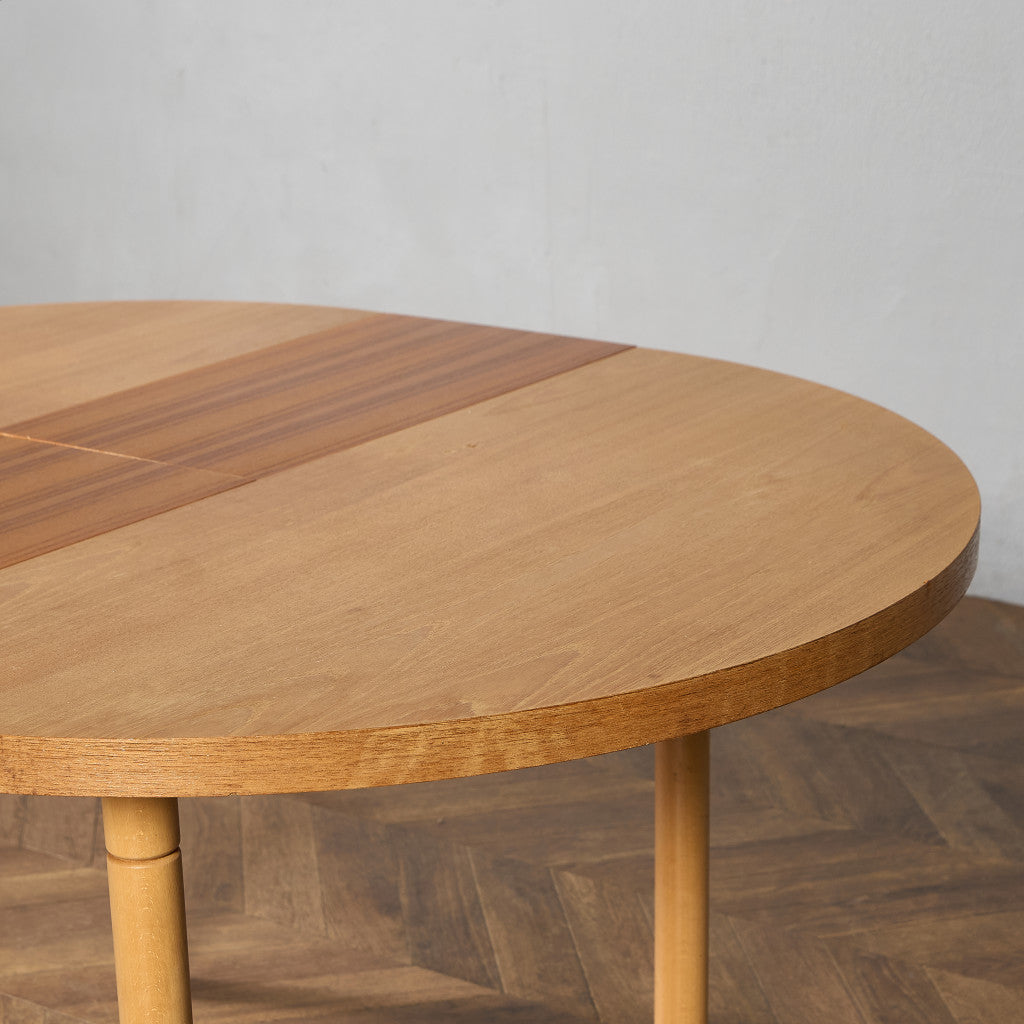 旧東ドイツ ヴィンテージ ラウンド ダイニングテーブル