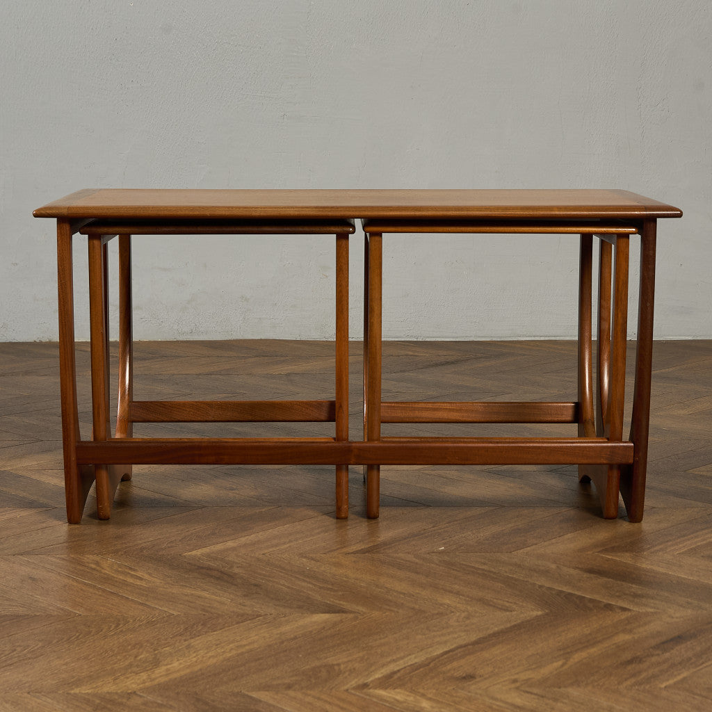 Astro ネスト コーヒーテーブル