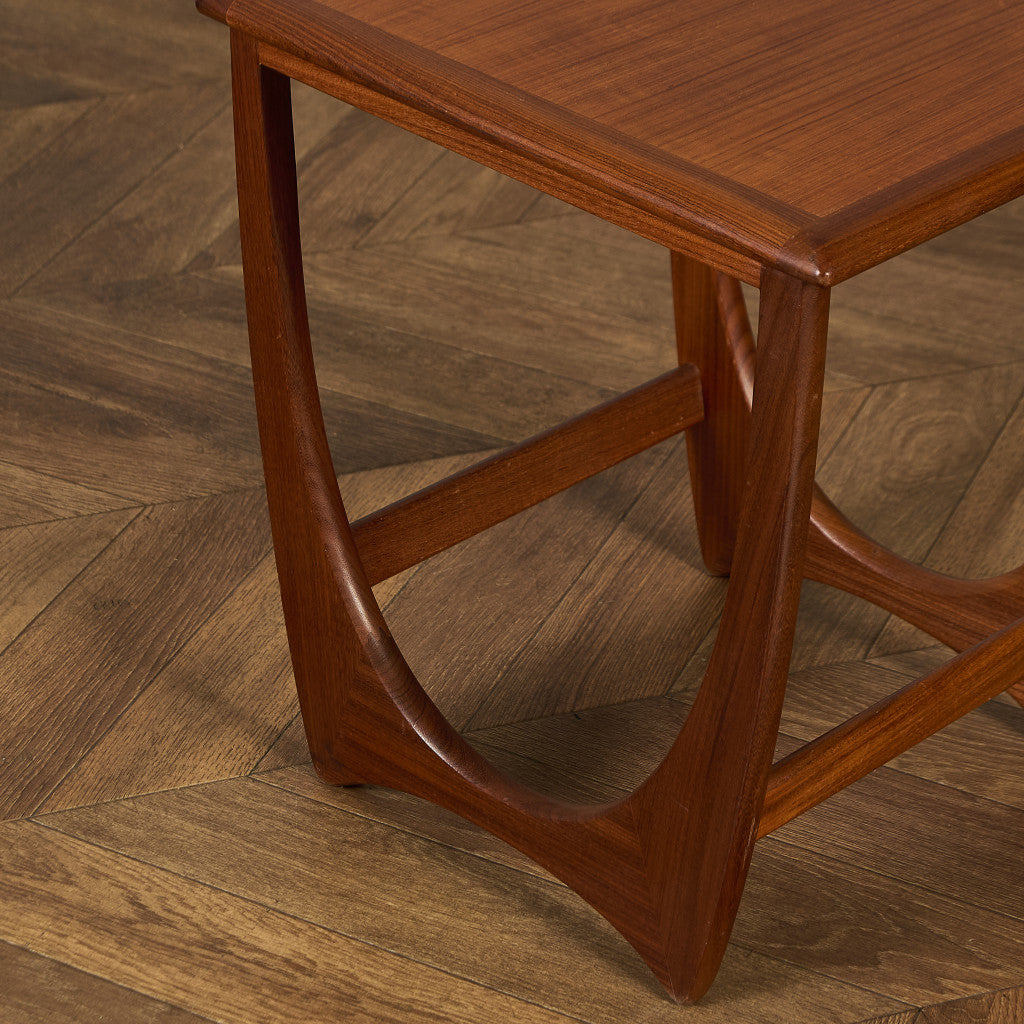 Astro ネストテーブル