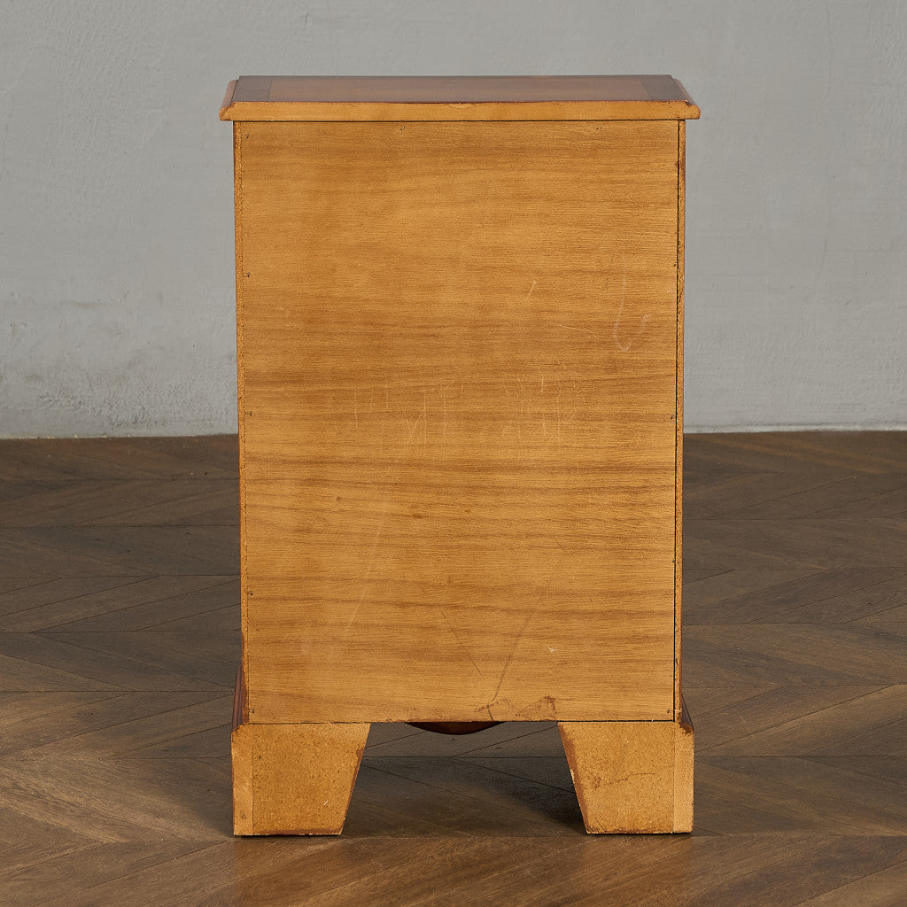 英国 クラシック サイドキャビネット