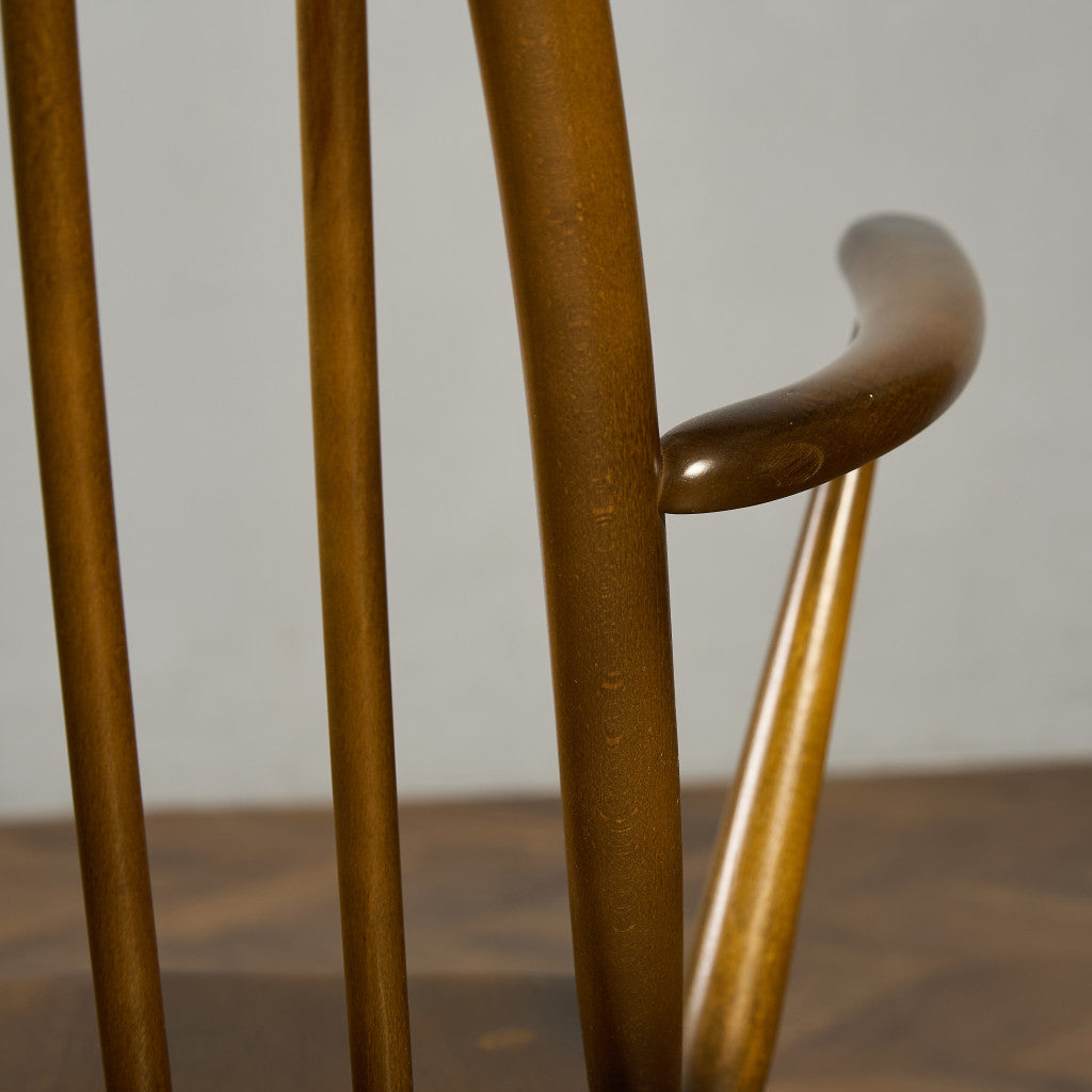 ヴィンテージ クエーカー アームチェア ラウンドゴールドラベル