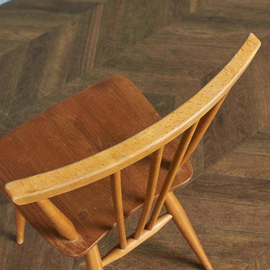 スティックバックチェア