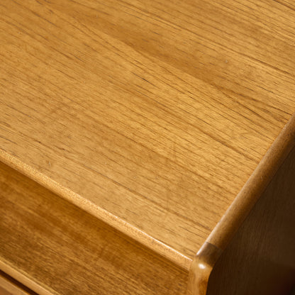 十字扉 ヴィンテージ キャビネット