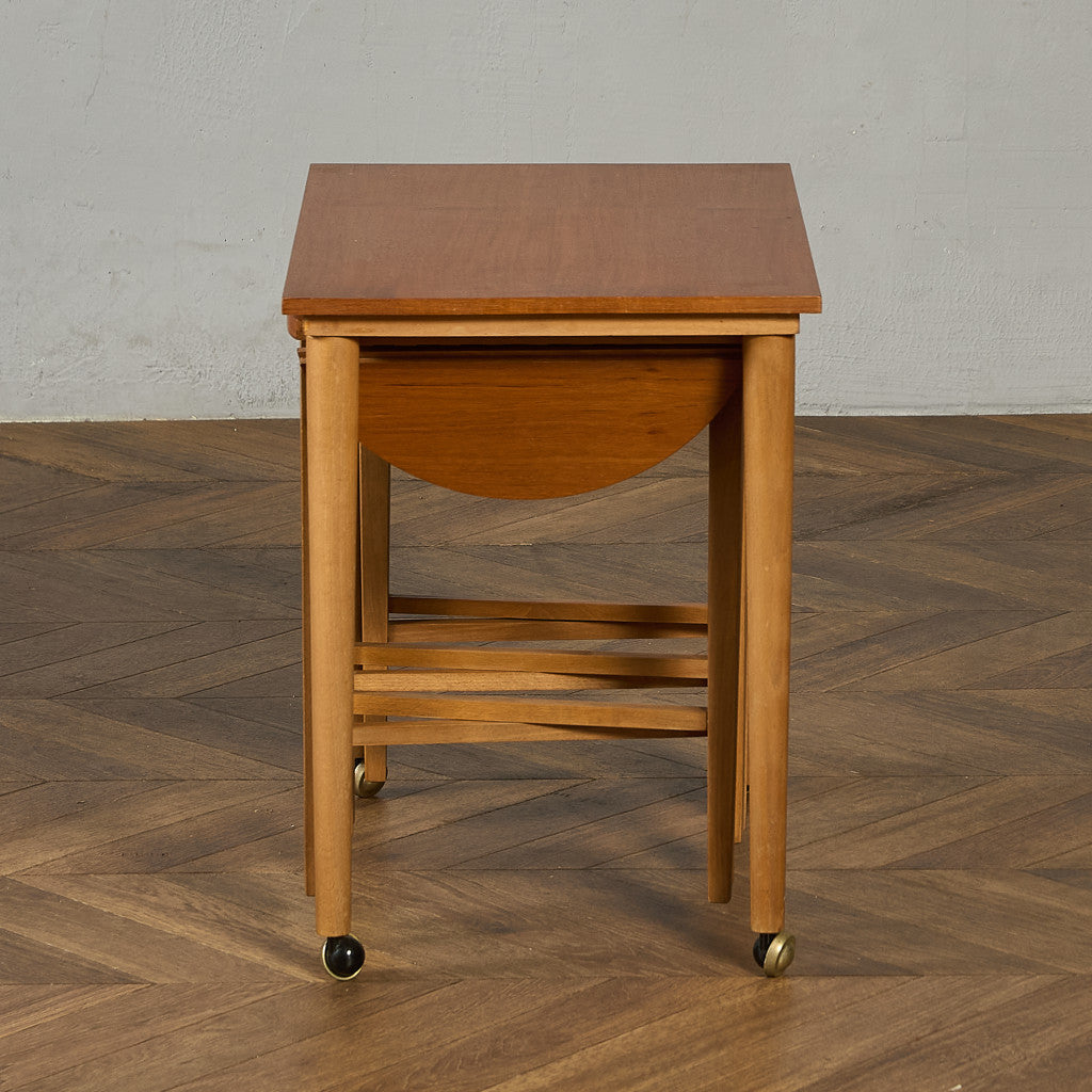 Novy Domov ヴィンテージ ネストテーブル