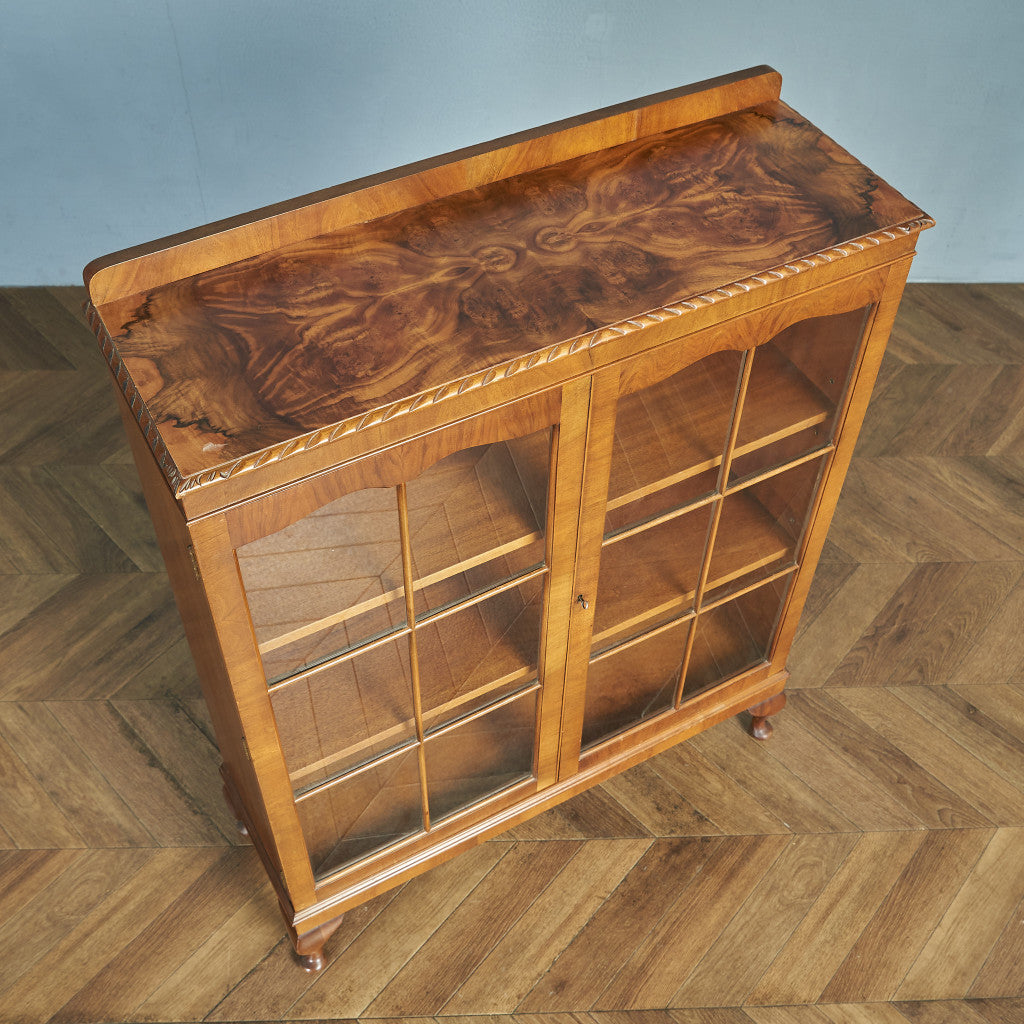 英国クラシック ウォールナット材 ブックケース / 食器棚