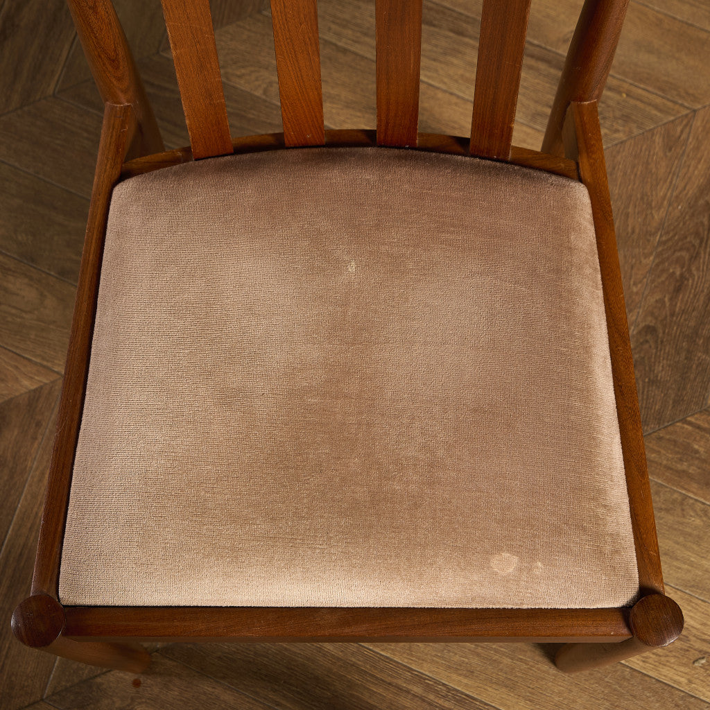 スラットバックチェア