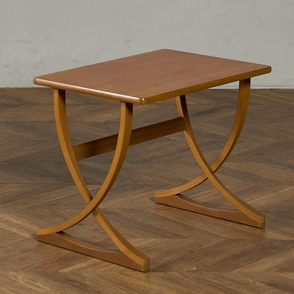 ネストテーブル