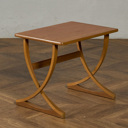 ネストテーブル