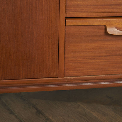 イギリスヴィンテージ サイドボード / カップボード