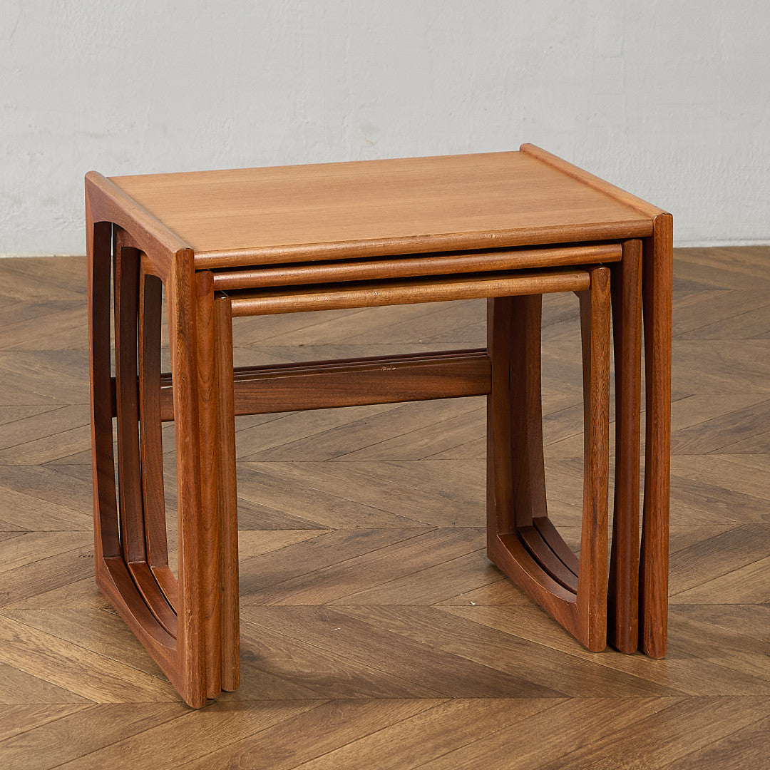 Quadrille ヴィンテージ ネストテーブル